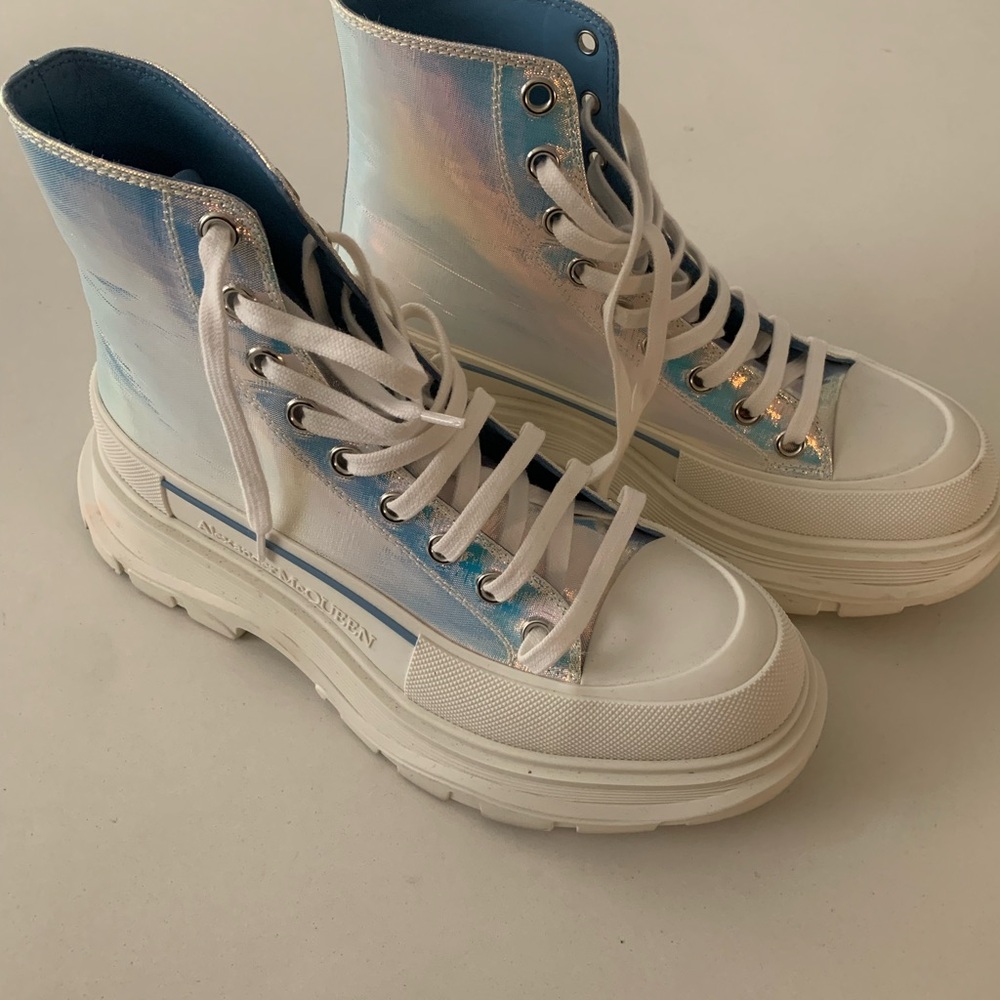 Alexander McQueen Iridescent Lace-Up Boots